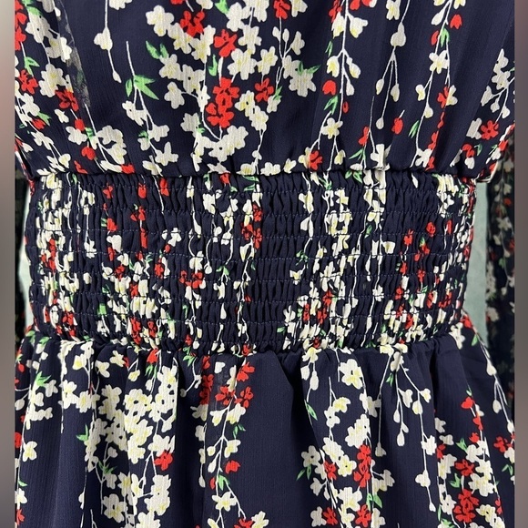 NWT - Cupshe Cicely Ditsy Floral V-Neck Mini Dress - Size M - Picture 8 of 14